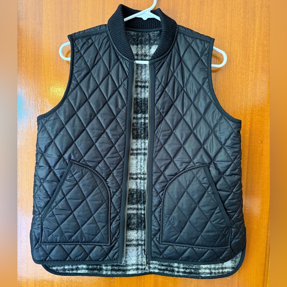 Madewell Women’s Reversible Quilted Black and White Vest